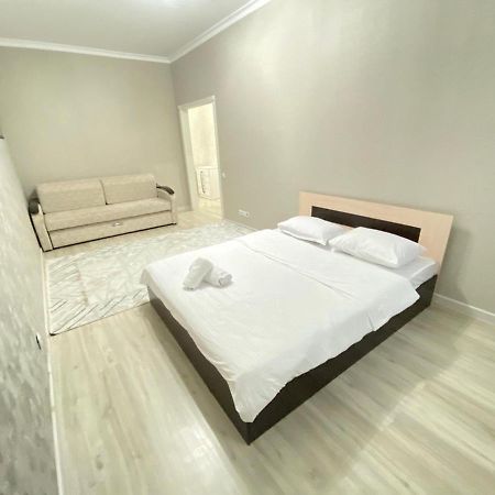 Whitehome In Panorama Park Nur-Sultan  Exterior photo